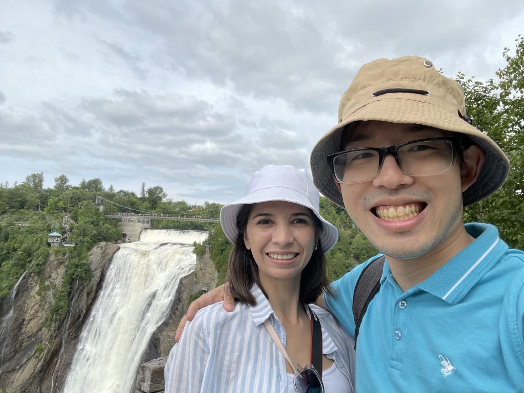 Kiyoshi avec son épouse à Québec